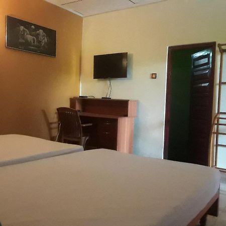 Hansika Guest Inn Buttala Екстер'єр фото